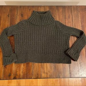 Free People Women's Green Chunky Cable Knit Turtleneck Cropped Sweater